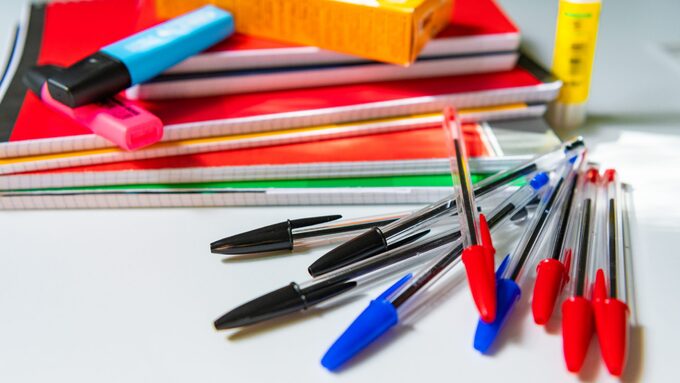 fournitures-scolaires_ret-1-scaled.jpg